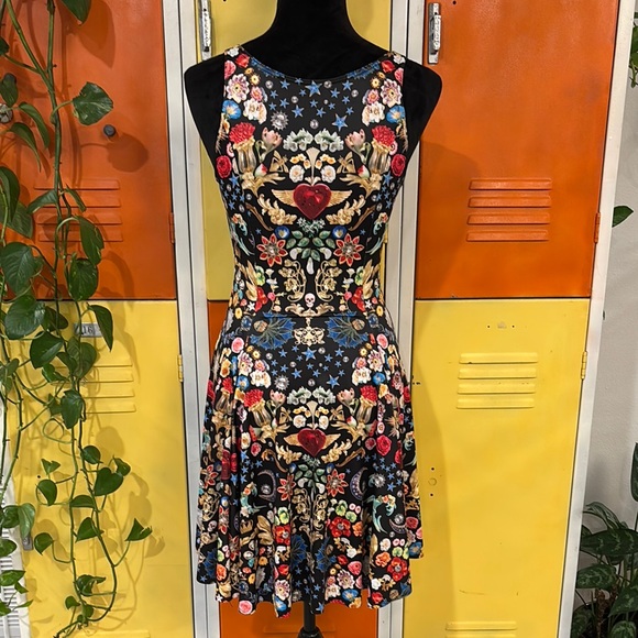 Floral Patterned Sleeveless Dress - Picture 4 of 6
